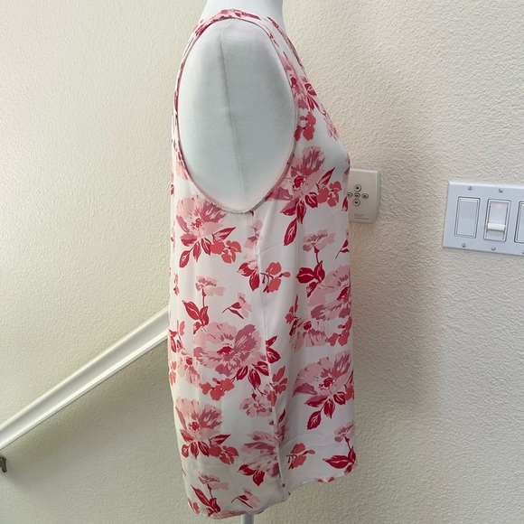 JOIE Aruna 100% Silk Top Sleeveless Split Neck Pink Floral Pleats Women's Size M - Picture 6 of 13